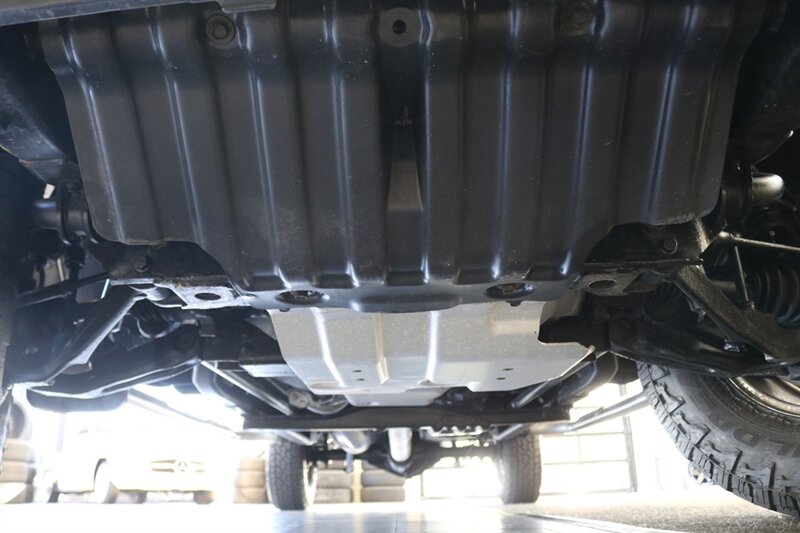 2006 Chevrolet Silverado 2500 LT3  NEVER HAD 5TH WHEEL OR GOOSENECK* LIKE NEW BED - BODY - PAINT - INTERIOR WITH NO ISSUES* NEW 2.5 " LEVELING KIT W/ NEW BILSTEIN 5100 SHOCKS* NEW 33 " FALKEN A/T 4W 10-PLY TIRES* FRESH SERVICE - Photo 33 - Portland, OR 97230