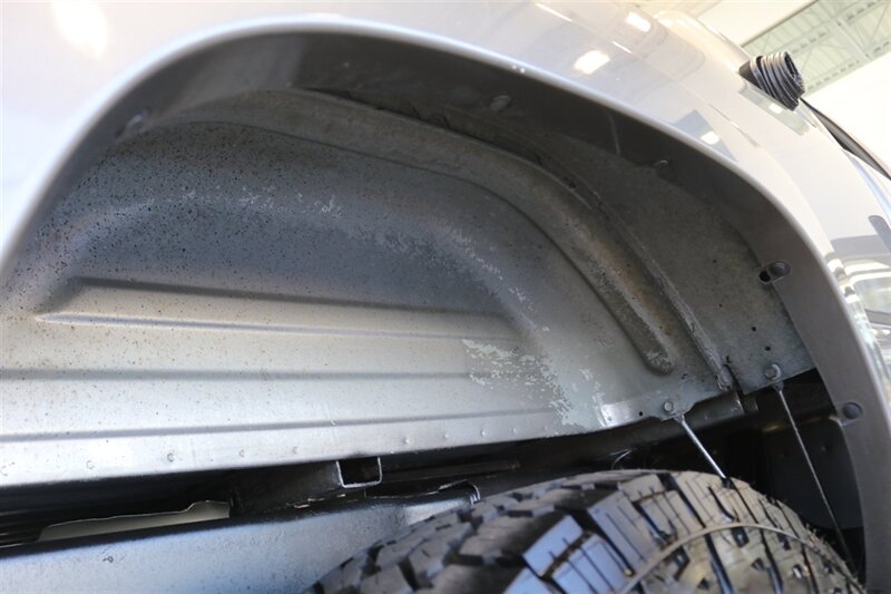 2006 Chevrolet Silverado 2500 LT3  NEVER HAD 5TH WHEEL OR GOOSENECK* LIKE NEW BED - BODY - PAINT - INTERIOR WITH NO ISSUES* NEW 2.5 " LEVELING KIT W/ NEW BILSTEIN 5100 SHOCKS* NEW 33 " FALKEN A/T 4W 10-PLY TIRES* FRESH SERVICE - Photo 29 - Portland, OR 97230