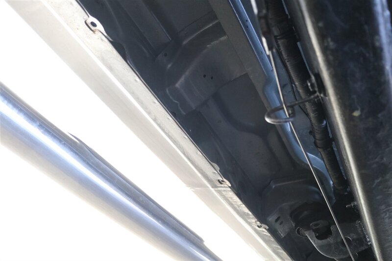 2006 Chevrolet Silverado 2500 LT3  NEVER HAD 5TH WHEEL OR GOOSENECK* LIKE NEW BED - BODY - PAINT - INTERIOR WITH NO ISSUES* NEW 2.5 " LEVELING KIT W/ NEW BILSTEIN 5100 SHOCKS* NEW 33 " FALKEN A/T 4W 10-PLY TIRES* FRESH SERVICE - Photo 30 - Portland, OR 97230