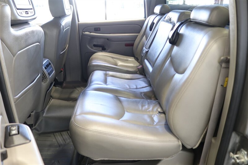 2006 Chevrolet Silverado 2500 LT3  NEVER HAD 5TH WHEEL OR GOOSENECK* LIKE NEW BED - BODY - PAINT - INTERIOR WITH NO ISSUES* NEW 2.5 " LEVELING KIT W/ NEW BILSTEIN 5100 SHOCKS* NEW 33 " FALKEN A/T 4W 10-PLY TIRES* FRESH SERVICE - Photo 76 - Portland, OR 97230