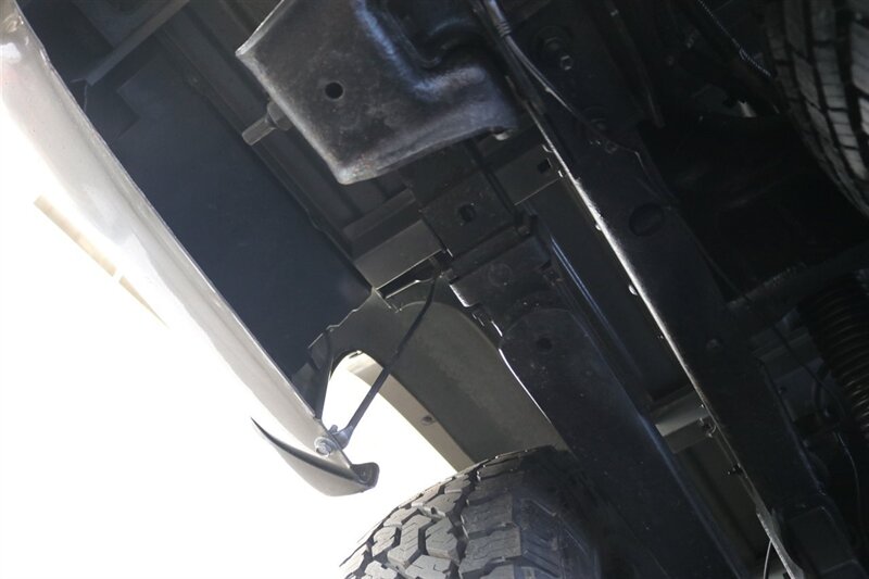 2006 Chevrolet Silverado 2500 LT3  NEVER HAD 5TH WHEEL OR GOOSENECK* LIKE NEW BED - BODY - PAINT - INTERIOR WITH NO ISSUES* NEW 2.5 " LEVELING KIT W/ NEW BILSTEIN 5100 SHOCKS* NEW 33 " FALKEN A/T 4W 10-PLY TIRES* FRESH SERVICE - Photo 31 - Portland, OR 97230