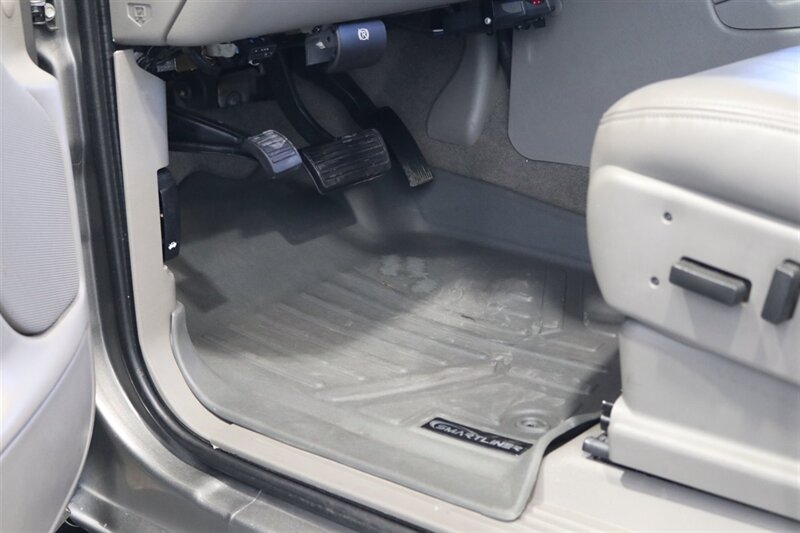 2006 Chevrolet Silverado 2500 LT3  NEVER HAD 5TH WHEEL OR GOOSENECK* LIKE NEW BED - BODY - PAINT - INTERIOR WITH NO ISSUES* NEW 2.5 " LEVELING KIT W/ NEW BILSTEIN 5100 SHOCKS* NEW 33 " FALKEN A/T 4W 10-PLY TIRES* FRESH SERVICE - Photo 86 - Portland, OR 97230