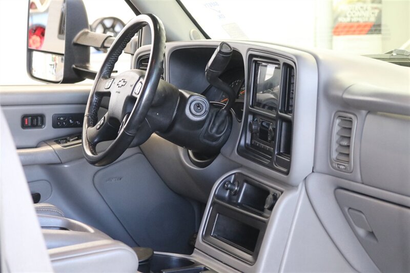 2006 Chevrolet Silverado 2500 LT3  NEVER HAD 5TH WHEEL OR GOOSENECK* LIKE NEW BED - BODY - PAINT - INTERIOR WITH NO ISSUES* NEW 2.5 " LEVELING KIT W/ NEW BILSTEIN 5100 SHOCKS* NEW 33 " FALKEN A/T 4W 10-PLY TIRES* FRESH SERVICE - Photo 79 - Portland, OR 97230