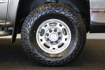 2006 Chevrolet Silverado 2500 LT3  NEVER HAD 5TH WHEEL OR GOOSENECK* LIKE NEW BED - BODY - PAINT - INTERIOR WITH NO ISSUES* NEW 2.5 " LEVELING KIT W/ NEW BILSTEIN 5100 SHOCKS* NEW 33 " FALKEN A/T 4W 10-PLY TIRES* FRESH SERVICE - Photo 44 - Portland, OR 97230