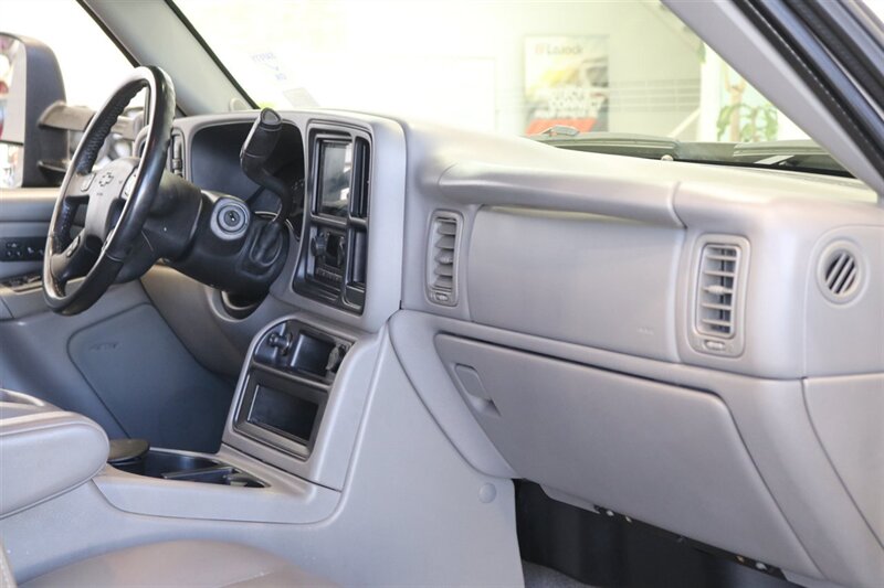 2006 Chevrolet Silverado 2500 LT3  NEVER HAD 5TH WHEEL OR GOOSENECK* LIKE NEW BED - BODY - PAINT - INTERIOR WITH NO ISSUES* NEW 2.5 " LEVELING KIT W/ NEW BILSTEIN 5100 SHOCKS* NEW 33 " FALKEN A/T 4W 10-PLY TIRES* FRESH SERVICE - Photo 89 - Portland, OR 97230