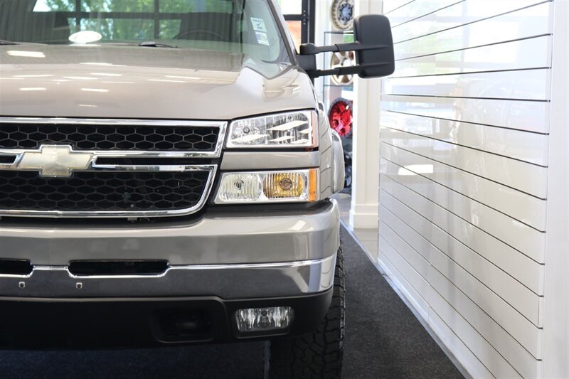 2006 Chevrolet Silverado 2500 LT3  NEVER HAD 5TH WHEEL OR GOOSENECK* LIKE NEW BED - BODY - PAINT - INTERIOR WITH NO ISSUES* NEW 2.5 " LEVELING KIT W/ NEW BILSTEIN 5100 SHOCKS* NEW 33 " FALKEN A/T 4W 10-PLY TIRES* FRESH SERVICE - Photo 60 - Portland, OR 97230