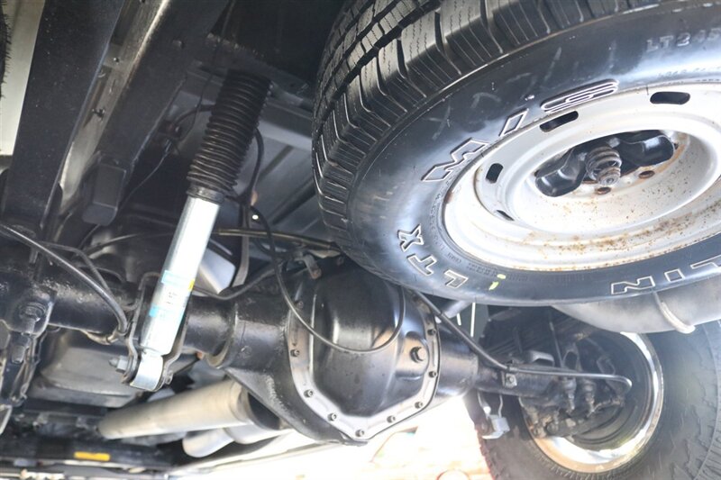 2006 Chevrolet Silverado 2500 LT3  NEVER HAD 5TH WHEEL OR GOOSENECK* LIKE NEW BED - BODY - PAINT - INTERIOR WITH NO ISSUES* NEW 2.5 " LEVELING KIT W/ NEW BILSTEIN 5100 SHOCKS* NEW 33 " FALKEN A/T 4W 10-PLY TIRES* FRESH SERVICE - Photo 27 - Portland, OR 97230