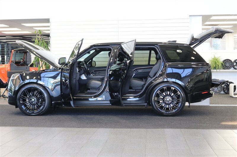 2025 Land Rover Range Rover P530 Autobiography L 1-OWNER* LONG WHEEL BASE* 3RD ROW SEAT* CERAMIC COATED* CERAMIC TINT* 2-KEYS* ALL BOOKS* 0-ACCIDENTS* 100% ALL ORIGINAL LOCAL TRADE - Photo 10 - Portland, OR 97230