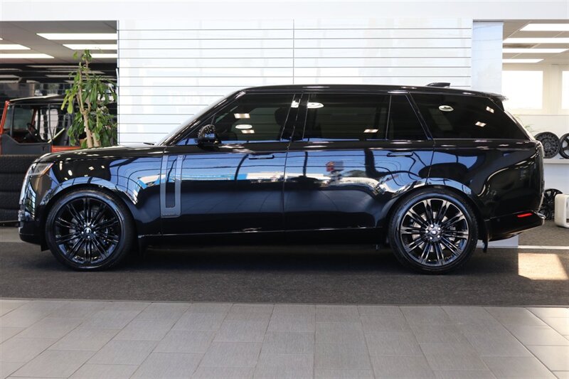2025 Land Rover Range Rover P530 Autobiography L 1-OWNER* LONG WHEEL BASE* 3RD ROW SEAT* CERAMIC COATED* CERAMIC TINT* 2-KEYS* ALL BOOKS* 0-ACCIDENTS* 100% ALL ORIGINAL LOCAL TRADE - Photo 4 - Portland, OR 97230