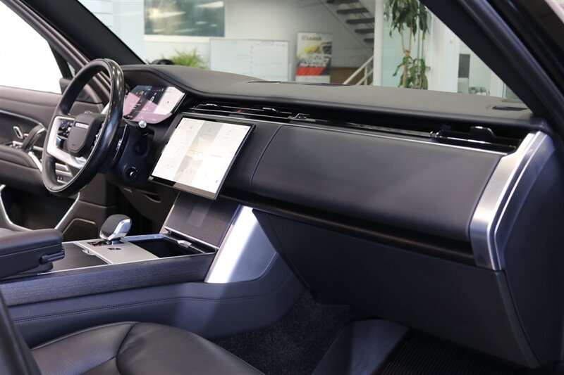 2025 Land Rover Range Rover P530 Autobiography L 1-OWNER* LONG WHEEL BASE* 3RD ROW SEAT* CERAMIC COATED* CERAMIC TINT* 2-KEYS* ALL BOOKS* 0-ACCIDENTS* 100% ALL ORIGINAL LOCAL TRADE - Photo 32 - Portland, OR 97230
