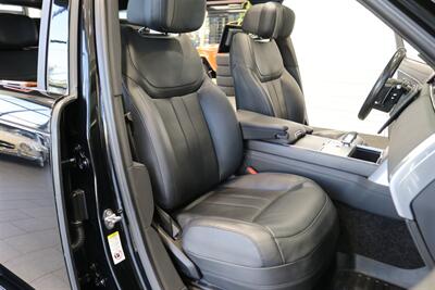 2025 Land Rover Range Rover P530 Autobiography L 1-OWNER* LONG WHEEL BASE* 3RD ROW SEAT* CERAMIC COATED* CERAMIC TINT* 2-KEYS* ALL BOOKS* 0-ACCIDENTS* 100% ALL ORIGINAL LOCAL TRADE - Photo 15 - Portland, OR 97230