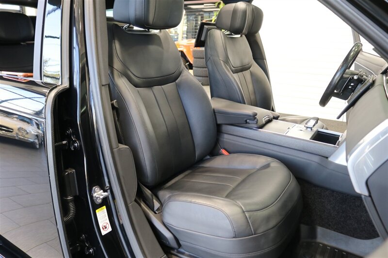 2025 Land Rover Range Rover P530 Autobiography L 1-OWNER* LONG WHEEL BASE* 3RD ROW SEAT* CERAMIC COATED* CERAMIC TINT* 2-KEYS* ALL BOOKS* 0-ACCIDENTS* 100% ALL ORIGINAL LOCAL TRADE - Photo 15 - Portland, OR 97230