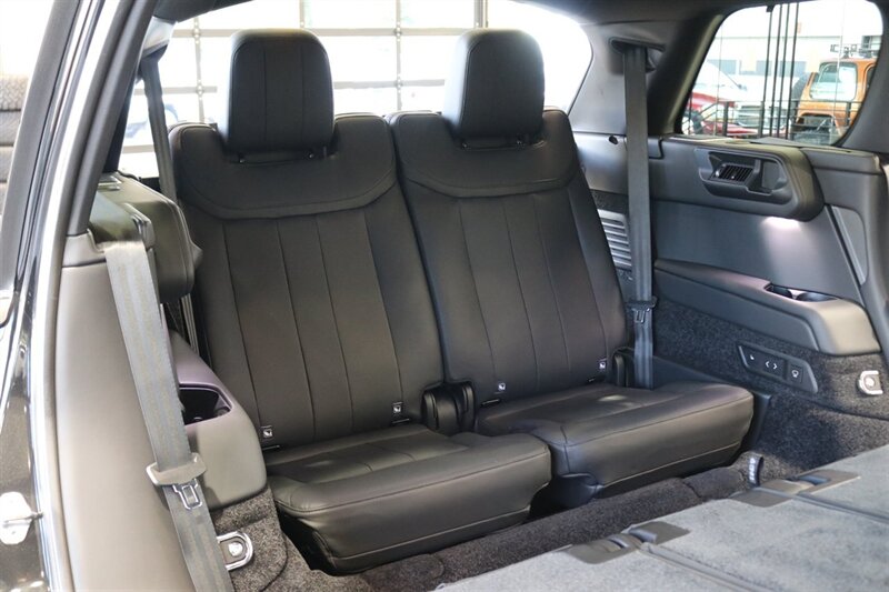 2025 Land Rover Range Rover P530 Autobiography L 1-OWNER* LONG WHEEL BASE* 3RD ROW SEAT* CERAMIC COATED* CERAMIC TINT* 2-KEYS* ALL BOOKS* 0-ACCIDENTS* 100% ALL ORIGINAL LOCAL TRADE - Photo 18 - Portland, OR 97230