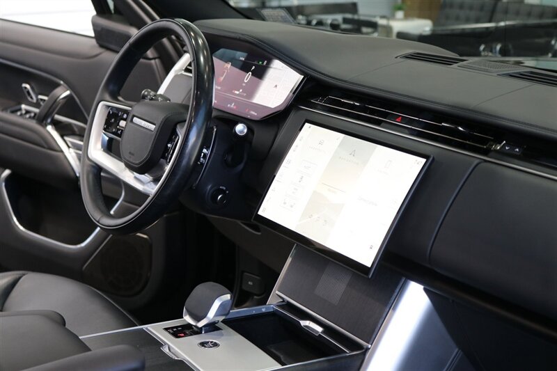 2025 Land Rover Range Rover P530 Autobiography L 1-OWNER* LONG WHEEL BASE* 3RD ROW SEAT* CERAMIC COATED* CERAMIC TINT* 2-KEYS* ALL BOOKS* 0-ACCIDENTS* 100% ALL ORIGINAL LOCAL TRADE - Photo 27 - Portland, OR 97230