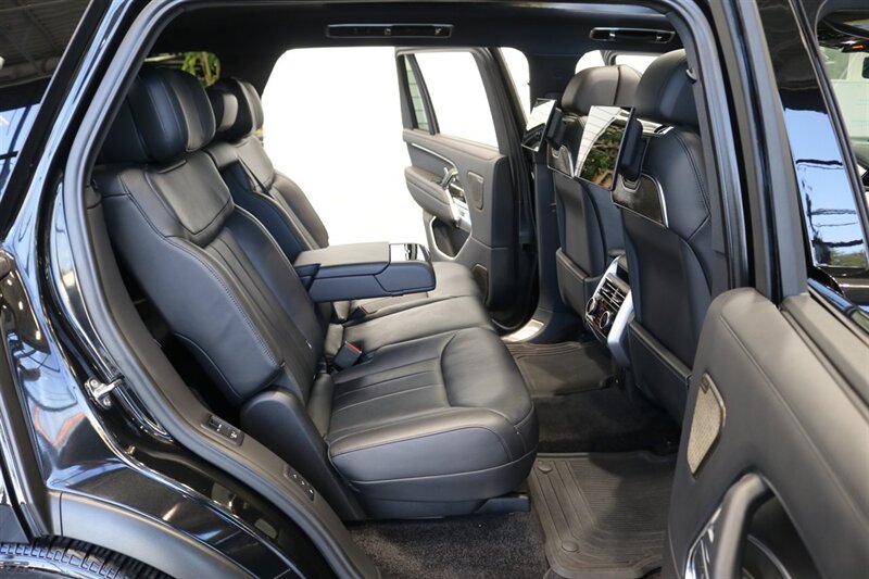 2025 Land Rover Range Rover P530 Autobiography L 1-OWNER* LONG WHEEL BASE* 3RD ROW SEAT* CERAMIC COATED* CERAMIC TINT* 2-KEYS* ALL BOOKS* 0-ACCIDENTS* 100% ALL ORIGINAL LOCAL TRADE - Photo 17 - Portland, OR 97230