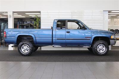 2002 Dodge Ram 2500 SLT Plus  83k MILES ONLY* 100% RUST FREE* NEW 33 " BFG KO3 10-PLYs* LINEX BED LINER* PAINT MATCHED FENDER FLARES* 0-ACCIDENTS* NEW BRAKES-ROTORS-CALIPERS-FLUIDS-FILTERS* ALL BOOKS & KEYS - Photo 5 - Portland, OR 97230