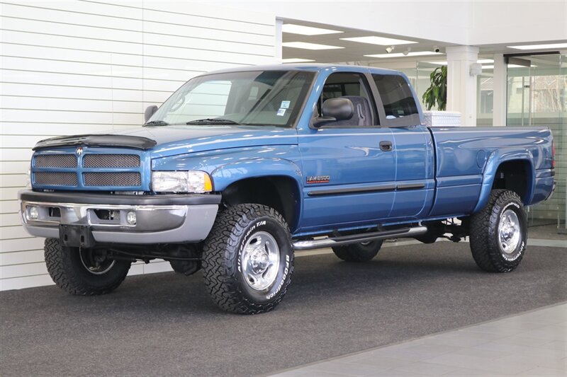 2002 Dodge Ram 2500 SLT Plus  83k MILES ONLY* 100% RUST FREE* NEW 33 " BFG KO3 10-PLYs* LINEX BED LINER* PAINT MATCHED FENDER FLARES* 0-ACCIDENTS* NEW BRAKES-ROTORS-CALIPERS-FLUIDS-FILTERS* ALL BOOKS & KEYS - Photo 3 - Portland, OR 97230