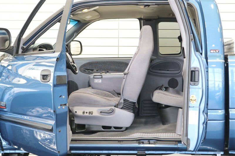 2002 Dodge Ram 2500 SLT Plus  83k MILES ONLY* 100% RUST FREE* NEW 33 " BFG KO3 10-PLYs* LINEX BED LINER* PAINT MATCHED FENDER FLARES* 0-ACCIDENTS* NEW BRAKES-ROTORS-CALIPERS-FLUIDS-FILTERS* ALL BOOKS & KEYS - Photo 53 - Portland, OR 97230