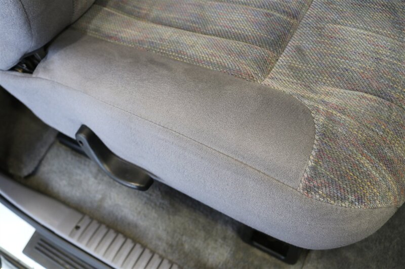 1997 Dodge Ram 2500 Laramie SLT  1-OREGON OWNER* 100% RUST FREE* PERFECT DASH* 5-SPEED MANUAL 5.9L CUMMINS* LINEX BED LINER* PACBRAKE* PROTECH HEADEACH RACK* 33 " COOPER 10-PLYs W/ NEW BLACK ROCK WHEELS* ALL BOOKS-MANUALS-KEY - Photo 73 - Portland, OR 97230