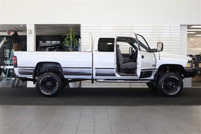 1997 Dodge Ram 2500 Laramie SLT  1-OREGON OWNER* 100% RUST FREE* PERFECT DASH* 5-SPEED MANUAL 5.9L CUMMINS* LINEX BED LINER* PACBRAKE* PROTECH HEADEACH RACK* 33 " COOPER 10-PLYs W/ NEW BLACK ROCK WHEELS* ALL BOOKS-MANUALS-KEY - Photo 11 - Portland, OR 97230