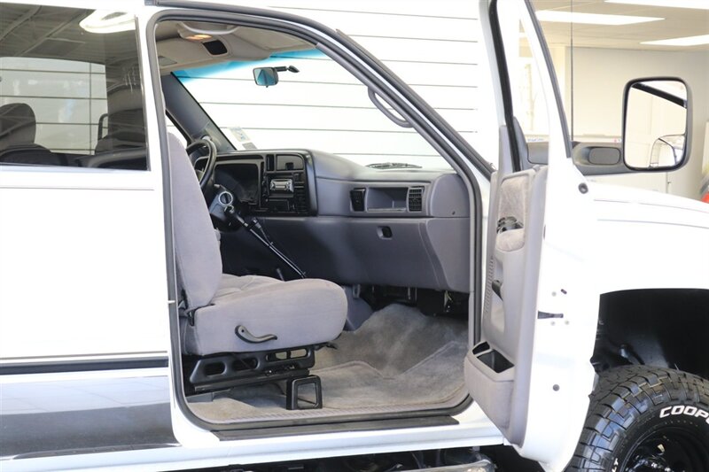 1997 Dodge Ram 2500 Laramie SLT  1-OREGON OWNER* 100% RUST FREE* PERFECT DASH* 5-SPEED MANUAL 5.9L CUMMINS* LINEX BED LINER* PACBRAKE* PROTECH HEADEACH RACK* 33 " COOPER 10-PLYs W/ NEW BLACK ROCK WHEELS* ALL BOOKS-MANUALS-KEY - Photo 53 - Portland, OR 97230