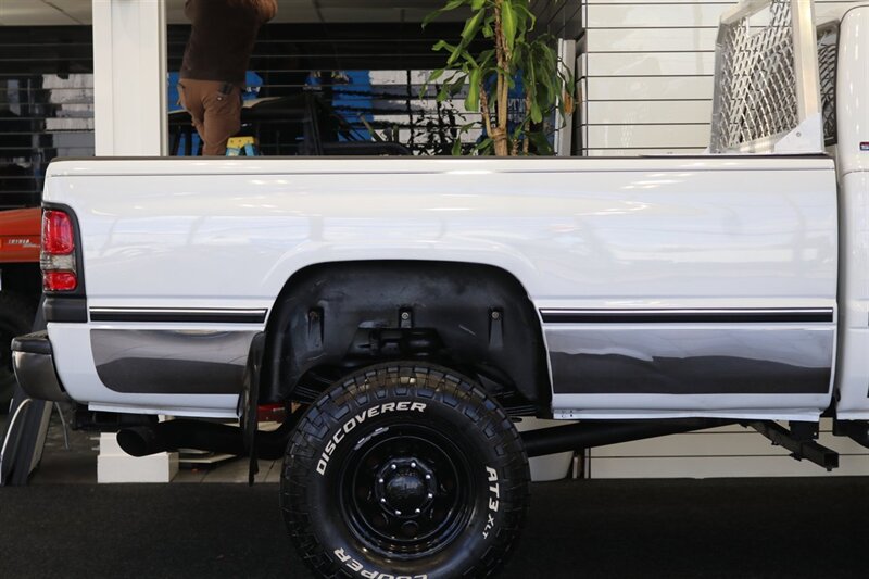 1997 Dodge Ram 2500 Laramie SLT  1-OREGON OWNER* 100% RUST FREE* PERFECT DASH* 5-SPEED MANUAL 5.9L CUMMINS* LINEX BED LINER* PACBRAKE* PROTECH HEADEACH RACK* 33 " COOPER 10-PLYs W/ NEW BLACK ROCK WHEELS* ALL BOOKS-MANUALS-KEY - Photo 65 - Portland, OR 97230