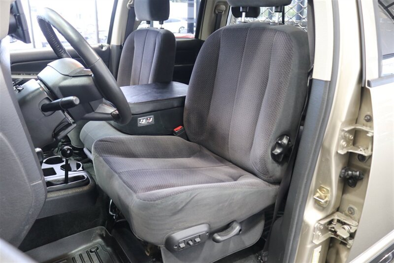 2005 Dodge Ram 3500 SLT 4dr Quad Cab   - Photo 16 - Portland, OR 97230