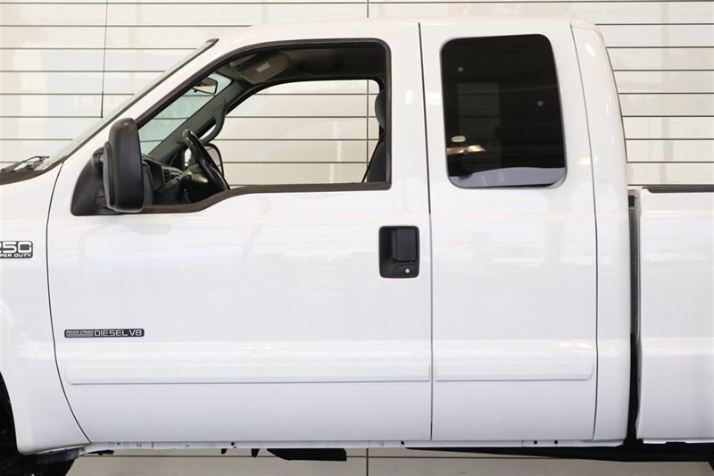 2002 Ford F-250 XLT  1-OWNER* 100% RUST FREE* ALL SERVICE RECORDS SINCE NEW* NEW 2.5 " LEVEL KIT W/ NEW BILSTEIN 5100 SHOCKS / NEW 33 " BFG KO3 10-PLYS* ALL BOOKS&KEYS&WINDOW STICKER* NEW FLUIDS-NEW AC COMPRESSOR - Photo 46 - Portland, OR 97230