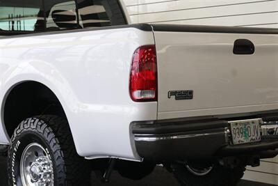 2002 Ford F-250 XLT  1-OWNER* 100% RUST FREE* ALL SERVICE RECORDS SINCE NEW* NEW 2.5 " LEVEL KIT W/ NEW BILSTEIN 5100 SHOCKS / NEW 33 " BFG KO3 10-PLYS* ALL BOOKS&KEYS&WINDOW STICKER* NEW FLUIDS-NEW AC COMPRESSOR - Photo 14 - Portland, OR 97230