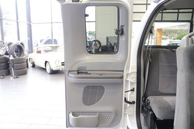 2002 Ford F-250 XLT  1-OWNER* 100% RUST FREE* ALL SERVICE RECORDS SINCE NEW* NEW 2.5 " LEVEL KIT W/ NEW BILSTEIN 5100 SHOCKS / NEW 33 " BFG KO3 10-PLYS* ALL BOOKS&KEYS&WINDOW STICKER* NEW FLUIDS-NEW AC COMPRESSOR - Photo 65 - Portland, OR 97230