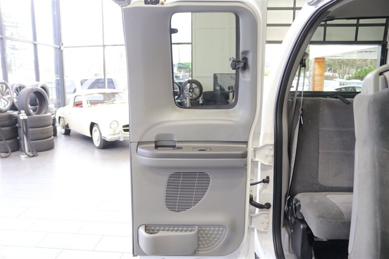 2002 Ford F-250 XLT  1-OWNER* 100% RUST FREE* ALL SERVICE RECORDS SINCE NEW* NEW 2.5 " LEVEL KIT W/ NEW BILSTEIN 5100 SHOCKS / NEW 33 " BFG KO3 10-PLYS* ALL BOOKS&KEYS&WINDOW STICKER* NEW FLUIDS-NEW AC COMPRESSOR - Photo 65 - Portland, OR 97230