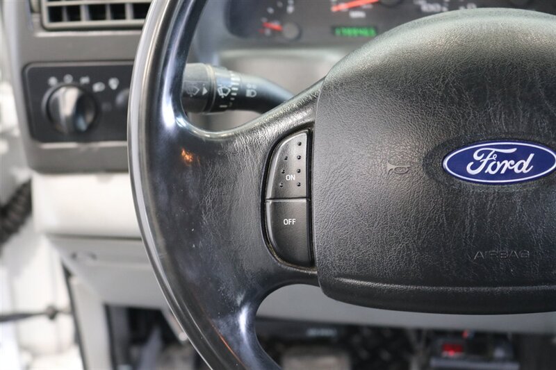 2002 Ford F-250 XLT  1-OWNER* 100% RUST FREE* ALL SERVICE RECORDS SINCE NEW* NEW 2.5 " LEVEL KIT W/ NEW BILSTEIN 5100 SHOCKS / NEW 33 " BFG KO3 10-PLYS* ALL BOOKS&KEYS&WINDOW STICKER* NEW FLUIDS-NEW AC COMPRESSOR - Photo 86 - Portland, OR 97230