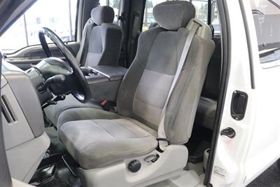 2002 Ford F-250 XLT  1-OWNER* 100% RUST FREE* ALL SERVICE RECORDS SINCE NEW* NEW 2.5 " LEVEL KIT W/ NEW BILSTEIN 5100 SHOCKS / NEW 33 " BFG KO3 10-PLYS* ALL BOOKS&KEYS&WINDOW STICKER* NEW FLUIDS-NEW AC COMPRESSOR - Photo 17 - Portland, OR 97230