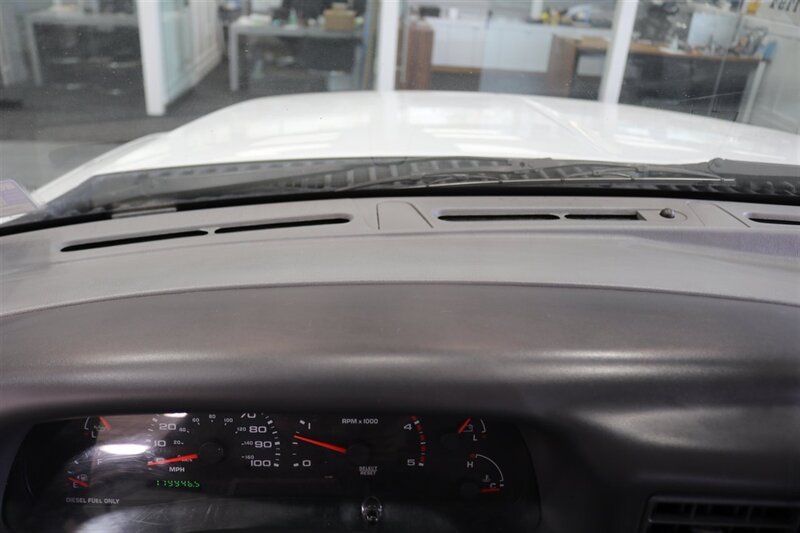 2002 Ford F-250 XLT  1-OWNER* 100% RUST FREE* ALL SERVICE RECORDS SINCE NEW* NEW 2.5 " LEVEL KIT W/ NEW BILSTEIN 5100 SHOCKS / NEW 33 " BFG KO3 10-PLYS* ALL BOOKS&KEYS&WINDOW STICKER* NEW FLUIDS-NEW AC COMPRESSOR - Photo 89 - Portland, OR 97230