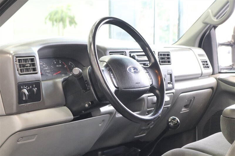 2002 Ford F-250 XLT  1-OWNER* 100% RUST FREE* ALL SERVICE RECORDS SINCE NEW* NEW 2.5 " LEVEL KIT W/ NEW BILSTEIN 5100 SHOCKS / NEW 33 " BFG KO3 10-PLYS* ALL BOOKS&KEYS&WINDOW STICKER* NEW FLUIDS-NEW AC COMPRESSOR - Photo 76 - Portland, OR 97230