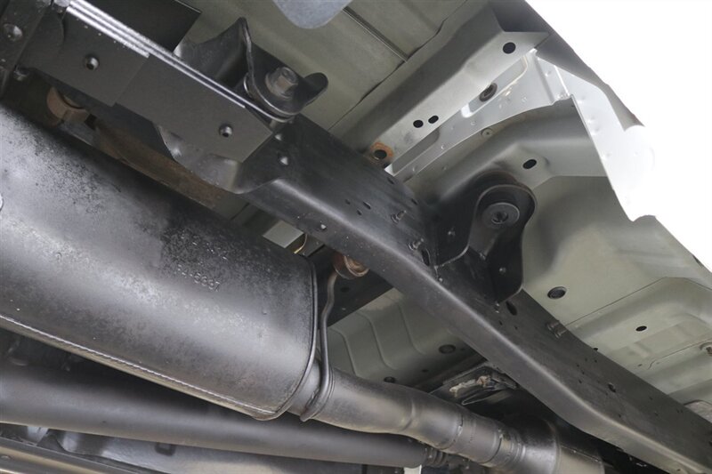 2002 Ford F-250 XLT  1-OWNER* 100% RUST FREE* ALL SERVICE RECORDS SINCE NEW* NEW 2.5 " LEVEL KIT W/ NEW BILSTEIN 5100 SHOCKS / NEW 33 " BFG KO3 10-PLYS* ALL BOOKS&KEYS&WINDOW STICKER* NEW FLUIDS-NEW AC COMPRESSOR - Photo 36 - Portland, OR 97230