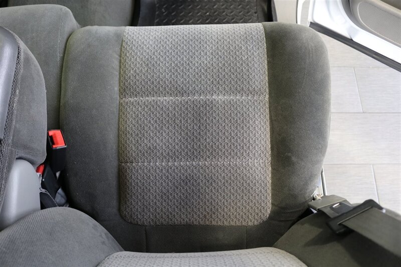 2002 Ford F-250 XLT  1-OWNER* 100% RUST FREE* ALL SERVICE RECORDS SINCE NEW* NEW 2.5 " LEVEL KIT W/ NEW BILSTEIN 5100 SHOCKS / NEW 33 " BFG KO3 10-PLYS* ALL BOOKS&KEYS&WINDOW STICKER* NEW FLUIDS-NEW AC COMPRESSOR - Photo 67 - Portland, OR 97230