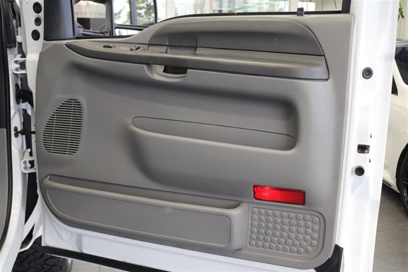 2002 Ford F-250 XLT  1-OWNER* 100% RUST FREE* ALL SERVICE RECORDS SINCE NEW* NEW 2.5 " LEVEL KIT W/ NEW BILSTEIN 5100 SHOCKS / NEW 33 " BFG KO3 10-PLYS* ALL BOOKS&KEYS&WINDOW STICKER* NEW FLUIDS-NEW AC COMPRESSOR - Photo 63 - Portland, OR 97230