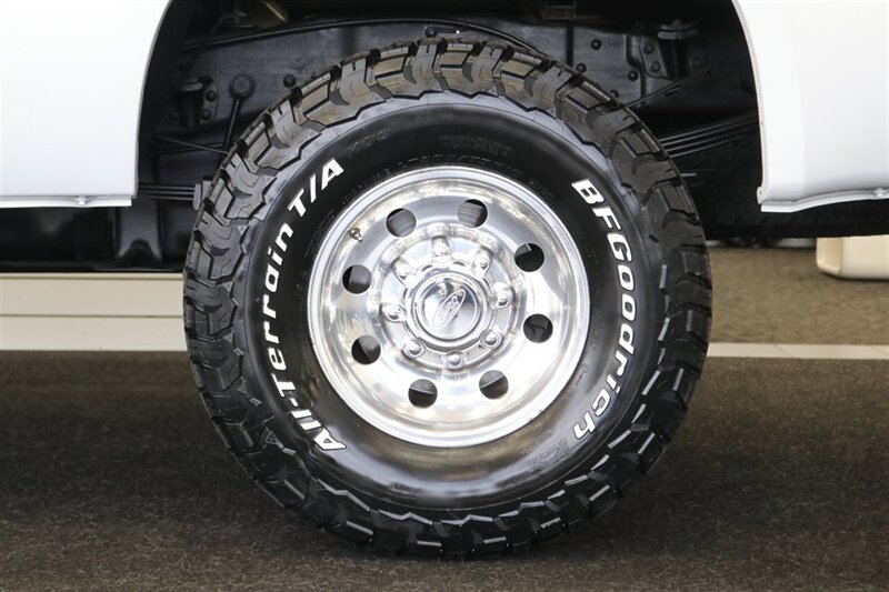 2002 Ford F-250 XLT  1-OWNER* 100% RUST FREE* ALL SERVICE RECORDS SINCE NEW* NEW 2.5 " LEVEL KIT W/ NEW BILSTEIN 5100 SHOCKS / NEW 33 " BFG KO3 10-PLYS* ALL BOOKS&KEYS&WINDOW STICKER* NEW FLUIDS-NEW AC COMPRESSOR - Photo 57 - Portland, OR 97230