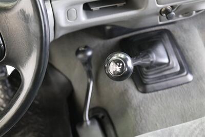 2002 Ford F-250 XLT  1-OWNER* 100% RUST FREE* ALL SERVICE RECORDS SINCE NEW* NEW 2.5 " LEVEL KIT W/ NEW BILSTEIN 5100 SHOCKS / NEW 33 " BFG KO3 10-PLYS* ALL BOOKS&KEYS&WINDOW STICKER* NEW FLUIDS-NEW AC COMPRESSOR - Photo 90 - Portland, OR 97230