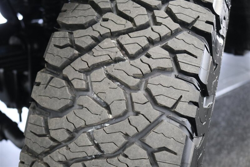 2002 Ford F-250 XLT  1-OWNER* 100% RUST FREE* ALL SERVICE RECORDS SINCE NEW* NEW 2.5 " LEVEL KIT W/ NEW BILSTEIN 5100 SHOCKS / NEW 33 " BFG KO3 10-PLYS* ALL BOOKS&KEYS&WINDOW STICKER* NEW FLUIDS-NEW AC COMPRESSOR - Photo 59 - Portland, OR 97230