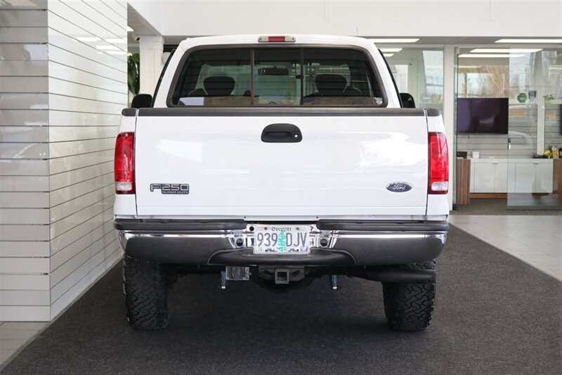 2002 Ford F-250 XLT  1-OWNER* 100% RUST FREE* ALL SERVICE RECORDS SINCE NEW* NEW 2.5 " LEVEL KIT W/ NEW BILSTEIN 5100 SHOCKS / NEW 33 " BFG KO3 10-PLYS* ALL BOOKS&KEYS&WINDOW STICKER* NEW FLUIDS-NEW AC COMPRESSOR - Photo 9 - Portland, OR 97230