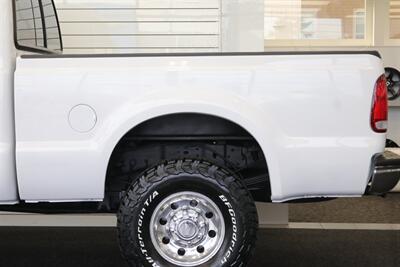 2002 Ford F-250 XLT  1-OWNER* 100% RUST FREE* ALL SERVICE RECORDS SINCE NEW* NEW 2.5 " LEVEL KIT W/ NEW BILSTEIN 5100 SHOCKS / NEW 33 " BFG KO3 10-PLYS* ALL BOOKS&KEYS&WINDOW STICKER* NEW FLUIDS-NEW AC COMPRESSOR - Photo 48 - Portland, OR 97230