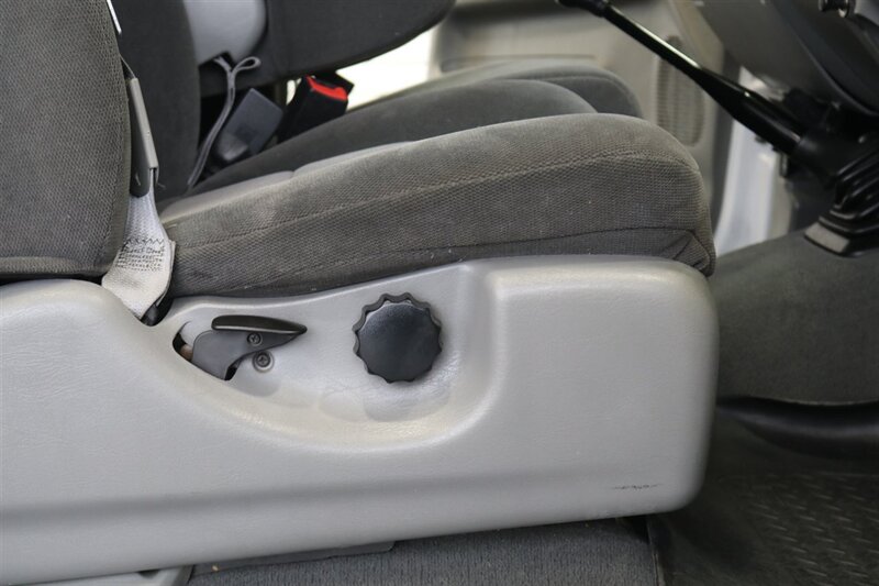 2002 Ford F-250 XLT  1-OWNER* 100% RUST FREE* ALL SERVICE RECORDS SINCE NEW* NEW 2.5 " LEVEL KIT W/ NEW BILSTEIN 5100 SHOCKS / NEW 33 " BFG KO3 10-PLYS* ALL BOOKS&KEYS&WINDOW STICKER* NEW FLUIDS-NEW AC COMPRESSOR - Photo 69 - Portland, OR 97230