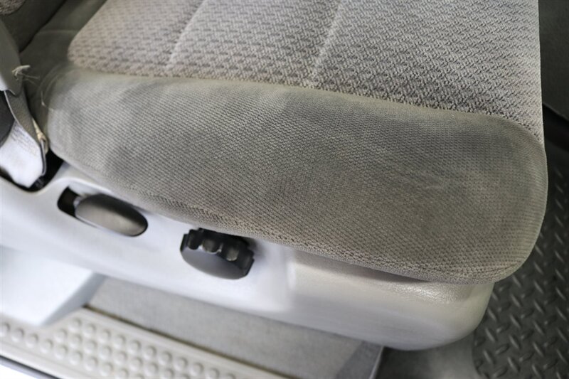 2002 Ford F-250 XLT  1-OWNER* 100% RUST FREE* ALL SERVICE RECORDS SINCE NEW* NEW 2.5 " LEVEL KIT W/ NEW BILSTEIN 5100 SHOCKS / NEW 33 " BFG KO3 10-PLYS* ALL BOOKS&KEYS&WINDOW STICKER* NEW FLUIDS-NEW AC COMPRESSOR - Photo 71 - Portland, OR 97230