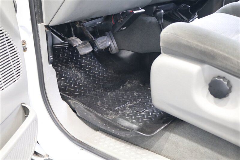 2002 Ford F-250 XLT  1-OWNER* 100% RUST FREE* ALL SERVICE RECORDS SINCE NEW* NEW 2.5 " LEVEL KIT W/ NEW BILSTEIN 5100 SHOCKS / NEW 33 " BFG KO3 10-PLYS* ALL BOOKS&KEYS&WINDOW STICKER* NEW FLUIDS-NEW AC COMPRESSOR - Photo 78 - Portland, OR 97230