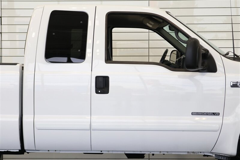 2002 Ford F-250 XLT  1-OWNER* 100% RUST FREE* ALL SERVICE RECORDS SINCE NEW* NEW 2.5 " LEVEL KIT W/ NEW BILSTEIN 5100 SHOCKS / NEW 33 " BFG KO3 10-PLYS* ALL BOOKS&KEYS&WINDOW STICKER* NEW FLUIDS-NEW AC COMPRESSOR - Photo 47 - Portland, OR 97230