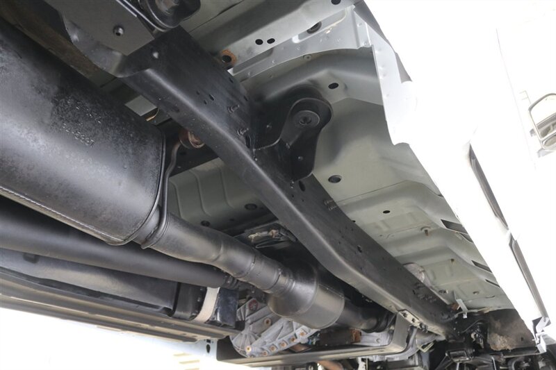 2002 Ford F-250 XLT  1-OWNER* 100% RUST FREE* ALL SERVICE RECORDS SINCE NEW* NEW 2.5 " LEVEL KIT W/ NEW BILSTEIN 5100 SHOCKS / NEW 33 " BFG KO3 10-PLYS* ALL BOOKS&KEYS&WINDOW STICKER* NEW FLUIDS-NEW AC COMPRESSOR - Photo 28 - Portland, OR 97230