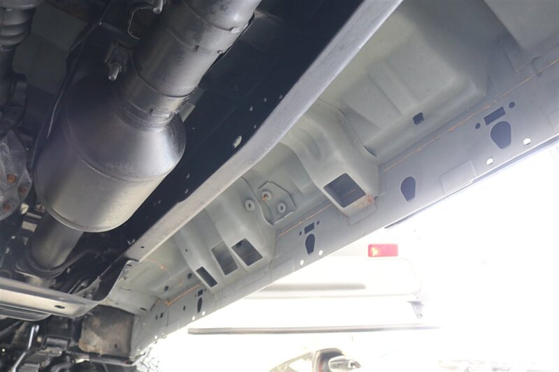 2002 Ford F-250 XLT  1-OWNER* 100% RUST FREE* ALL SERVICE RECORDS SINCE NEW* NEW 2.5 " LEVEL KIT W/ NEW BILSTEIN 5100 SHOCKS / NEW 33 " BFG KO3 10-PLYS* ALL BOOKS&KEYS&WINDOW STICKER* NEW FLUIDS-NEW AC COMPRESSOR - Photo 24 - Portland, OR 97230