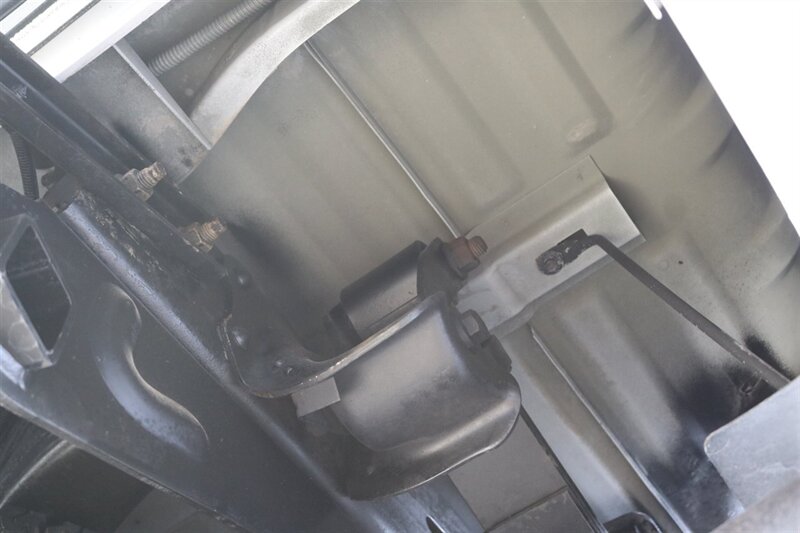 2002 Ford F-250 XLT  1-OWNER* 100% RUST FREE* ALL SERVICE RECORDS SINCE NEW* NEW 2.5 " LEVEL KIT W/ NEW BILSTEIN 5100 SHOCKS / NEW 33 " BFG KO3 10-PLYS* ALL BOOKS&KEYS&WINDOW STICKER* NEW FLUIDS-NEW AC COMPRESSOR - Photo 29 - Portland, OR 97230